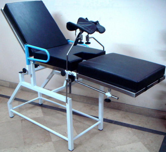 DELIVERY TABLE - UNIVERSAL STYLE