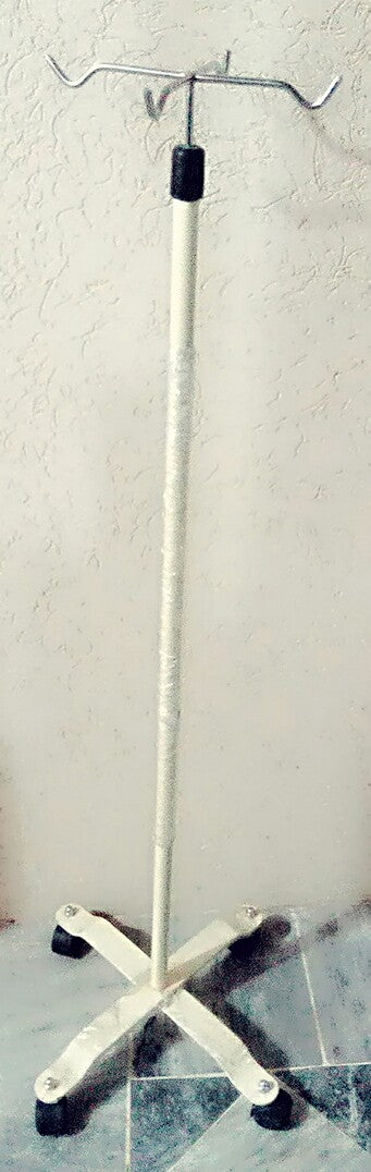I.V STAND PAINTED 4 HOOK WITH WITH 4 WHEEL GOOD QUALITY QMED PAKISTAN