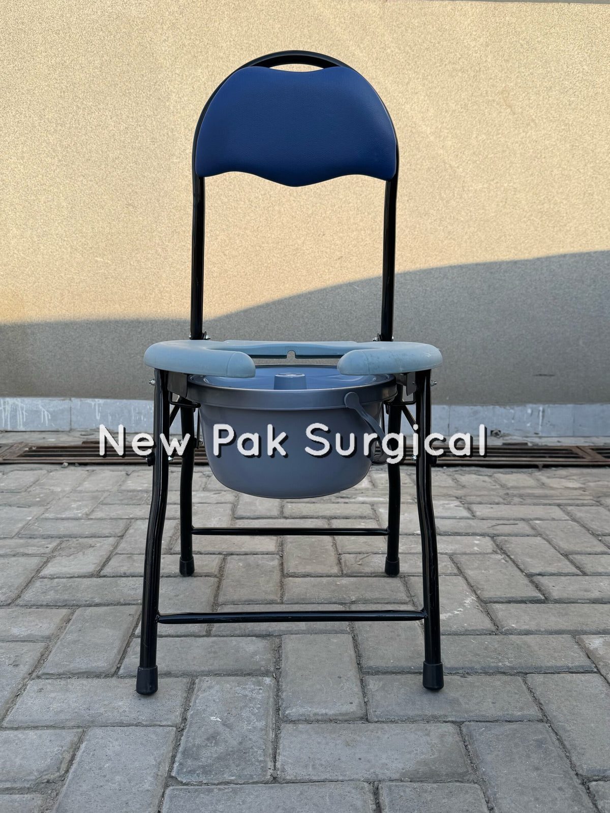 #890 Commode Chair