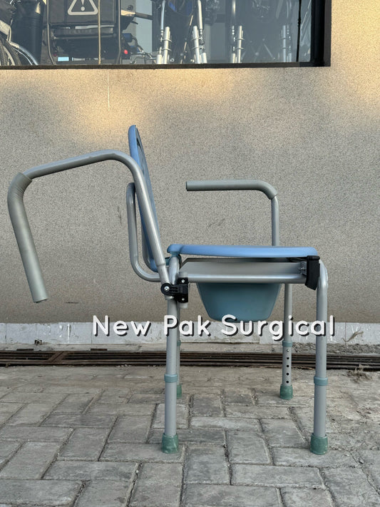# Ky 800  Commode Chair